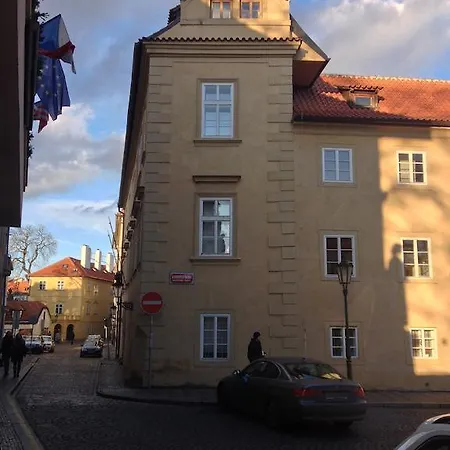 U Hroznu Prague