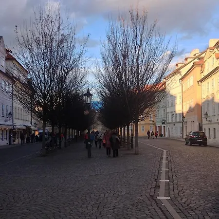U Hroznu Prague
